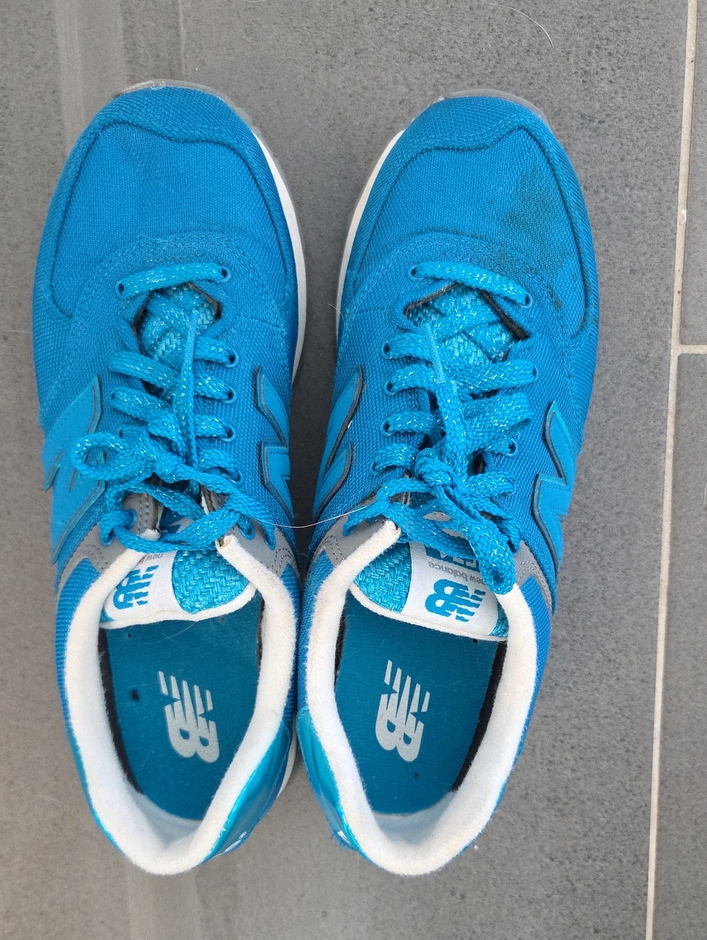 New Balance Women’s Bright Turquoise Athletic Sneakers